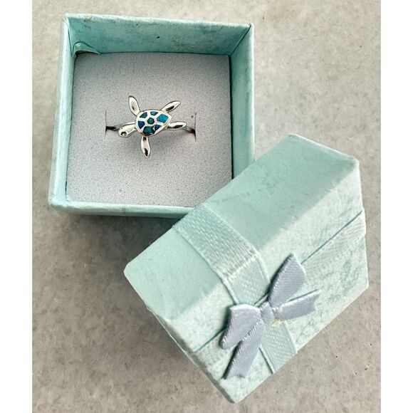 Dainty Turtle Ring with Blue Lab Opal & Sterling Silver Size 7 - NIB - Gift Box - Picture 5 of 5